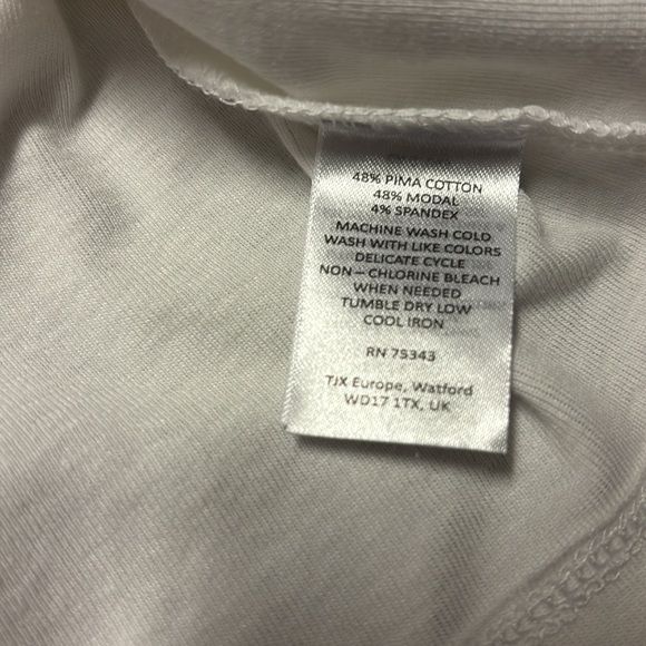 Lot of  Basic Tank tops - Picture 13 of 15